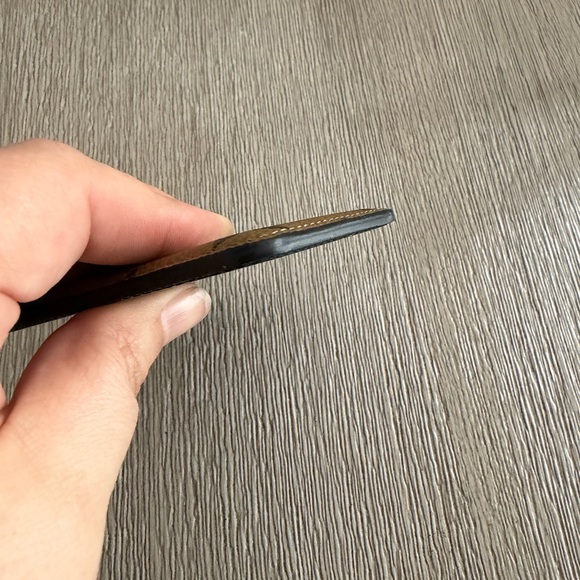 LV Phone Magnet Wallet In Reverse Monogram - Picture 4 of 4